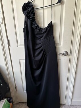 One-Shoulder Black Evening Gown with Rosette Detail
